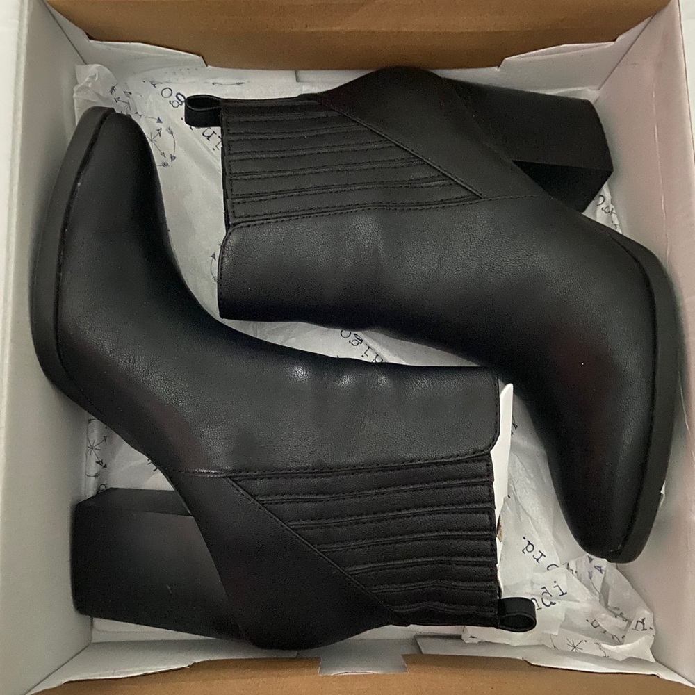 Indigo Rd. Black Booties
